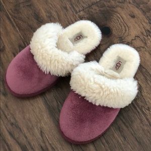 Girls UGG slippers, size 10/11